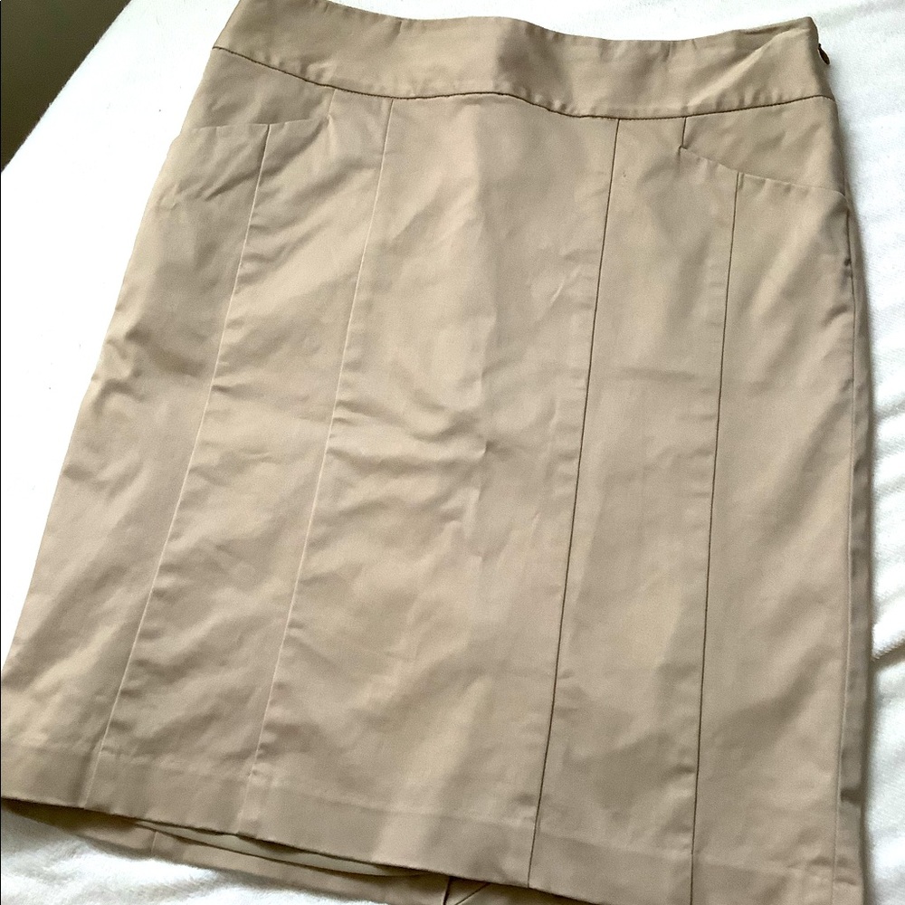 The limited Woman’s kneelength pencil skirt